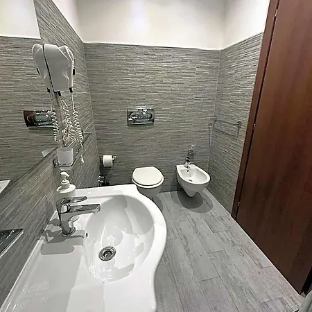 Royal Termini بيت ضيافة 3*