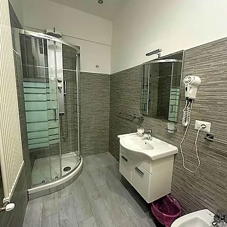 بيت ضيافة Royal Termini 3*