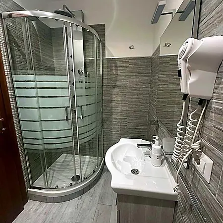 Royal Termini بيت ضيافة 3*